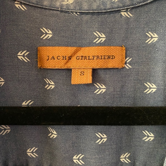 Zach’s Girlfriend Blue S/S Chambray Blouse with Arrow/Chevron pattern. Size S. - Picture 5 of 6